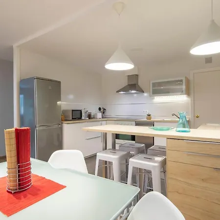 Castillo Apartment *